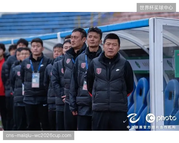 成都蓉城凭关键战锁定半程冠军，主帅阿洛伊西肯定球队防守执行力。